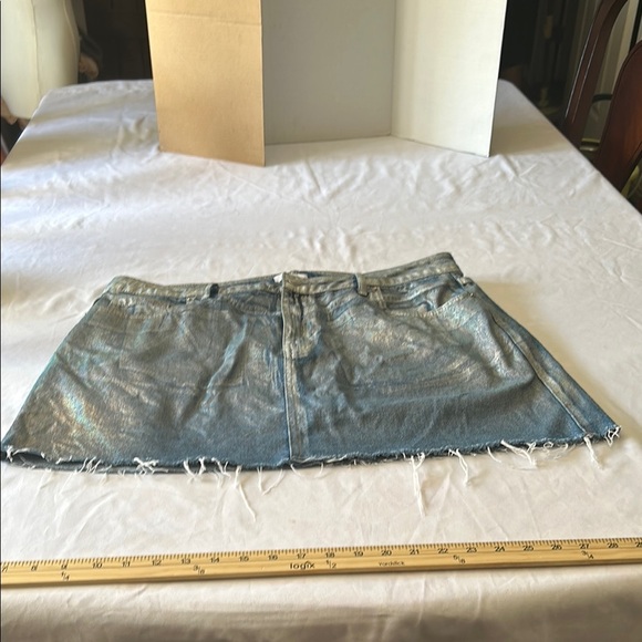 Forever 21 Metallic Silver Mini Skirt - Picture 1 of 5